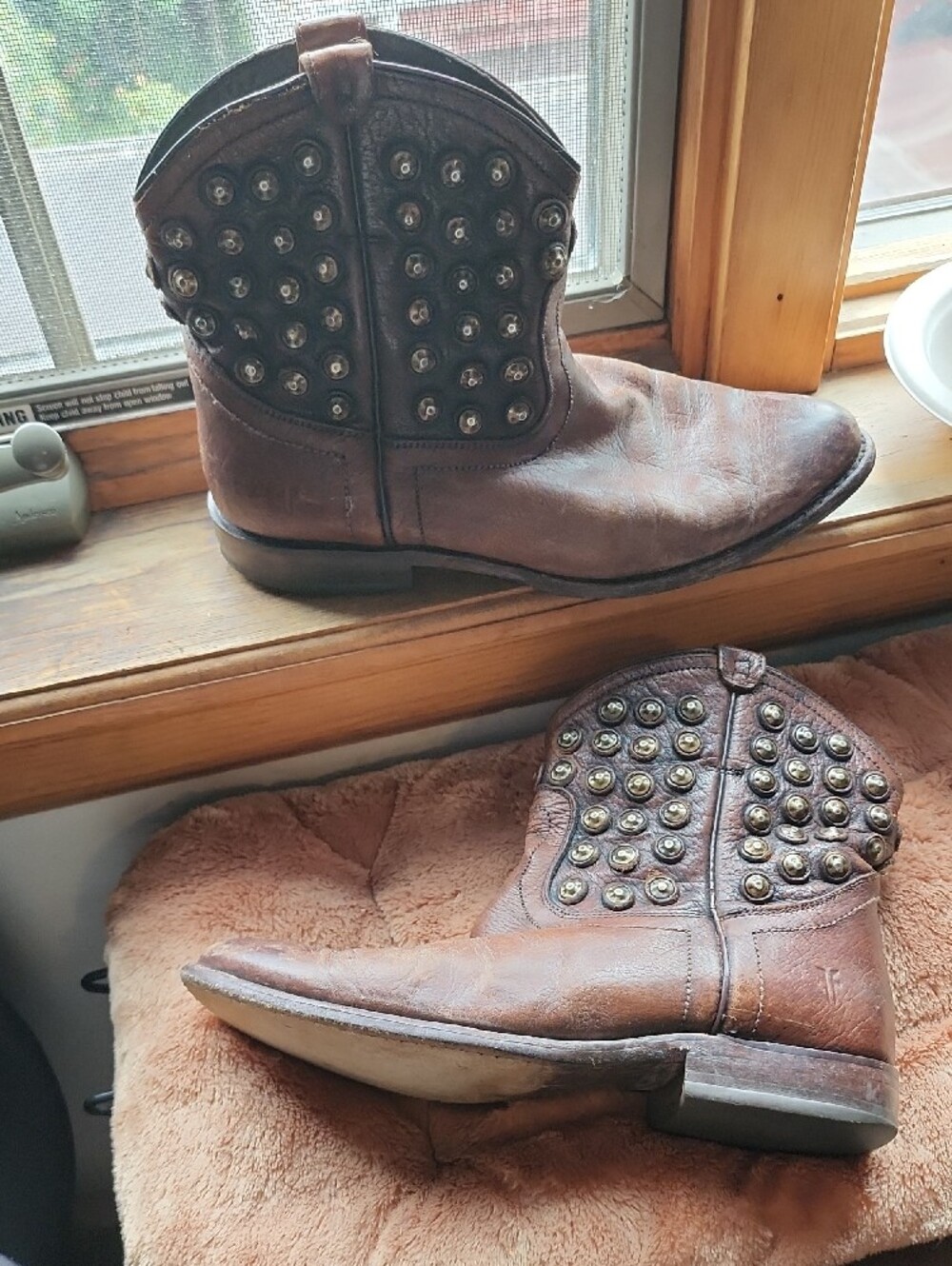 Frye Brown Leather Boot Interior with Branded Pull Tab - Picture 2 of 9